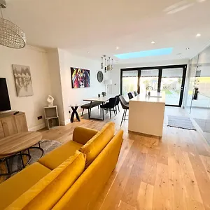 https://comfortable-3-bedroom-house-with-garden-and-parking.cambridgehotelsuk.com
